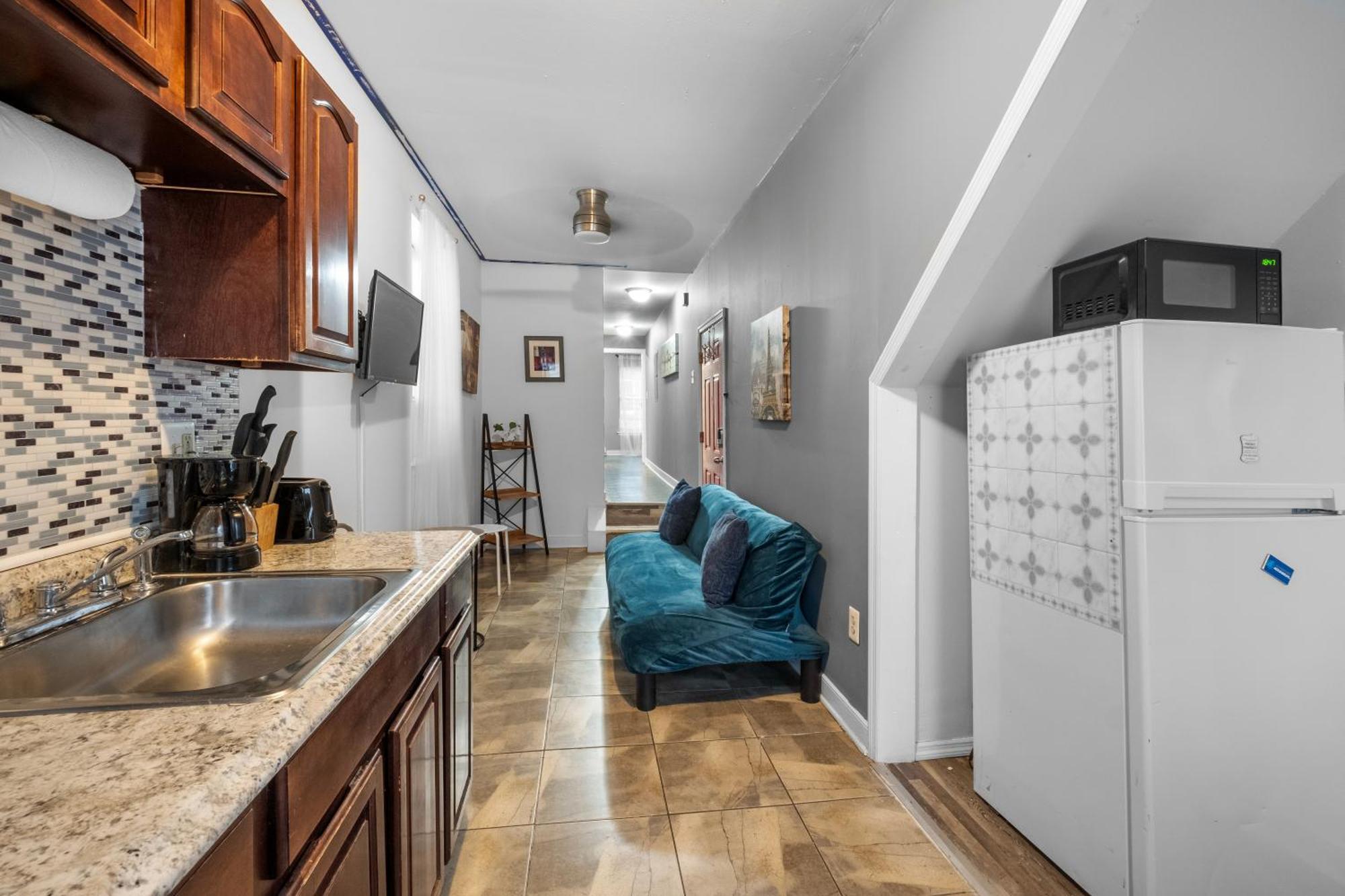 Modern 2br 10 Mins To Metro Apartment