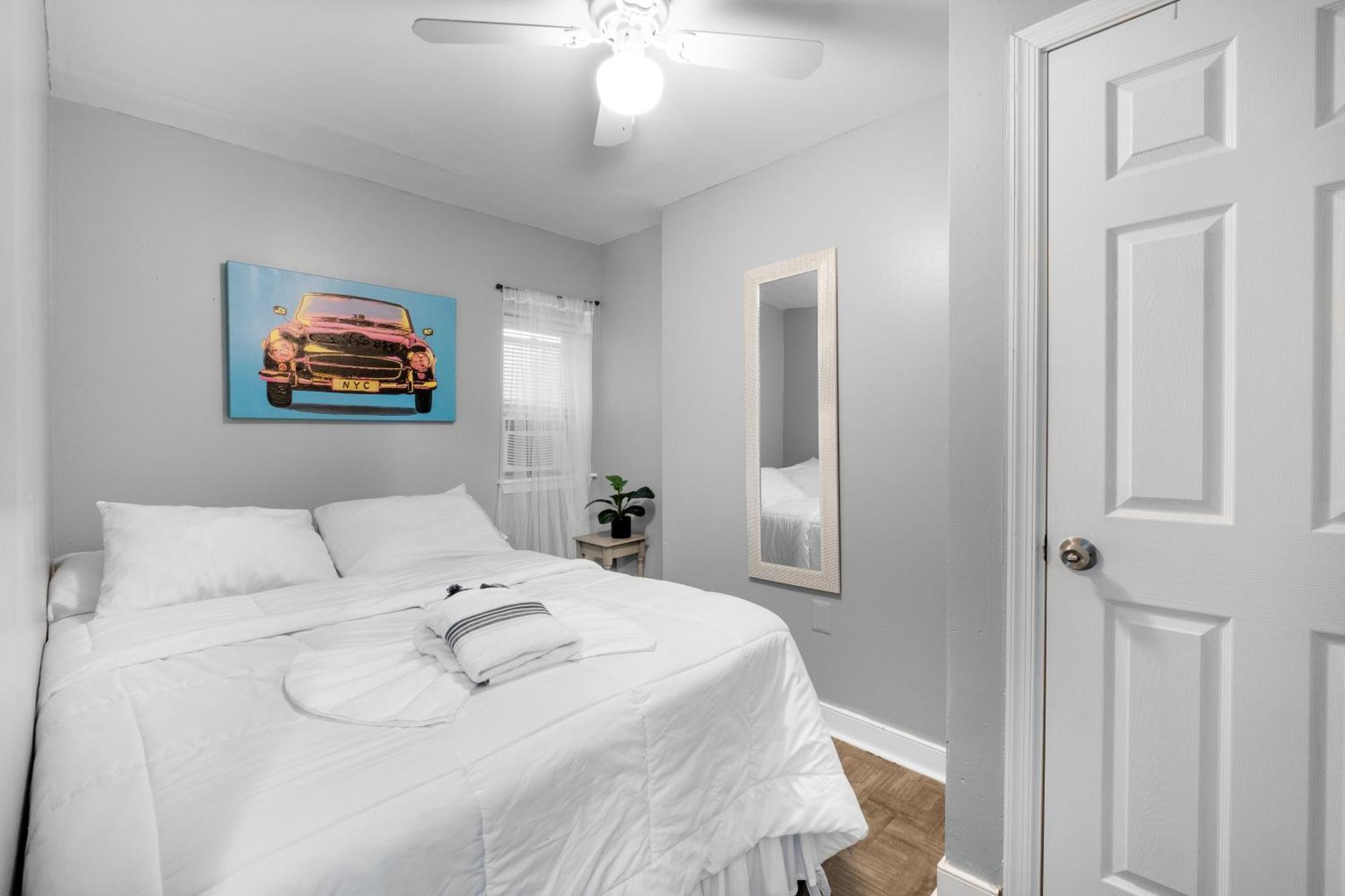 Modern 2br 10 Mins To Metro * Philadelphia