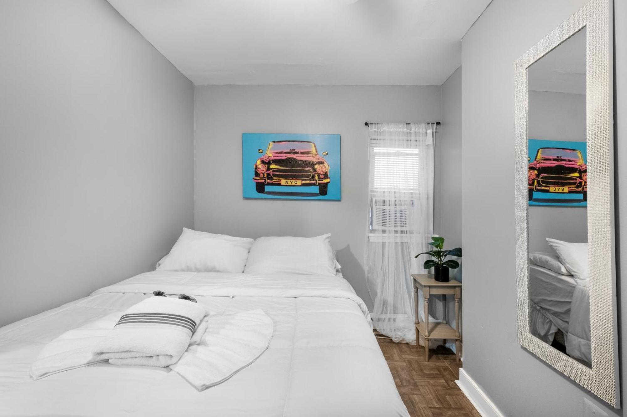 Modern 2br 10 Mins To Metro Apartment