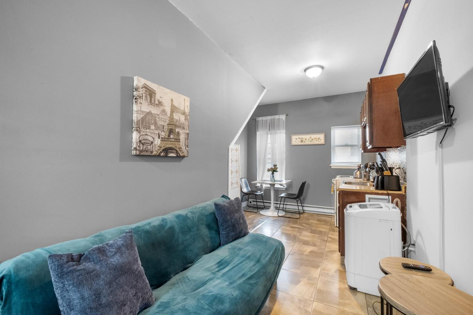 Modern 2br 10 Mins To Metro Philadelphia