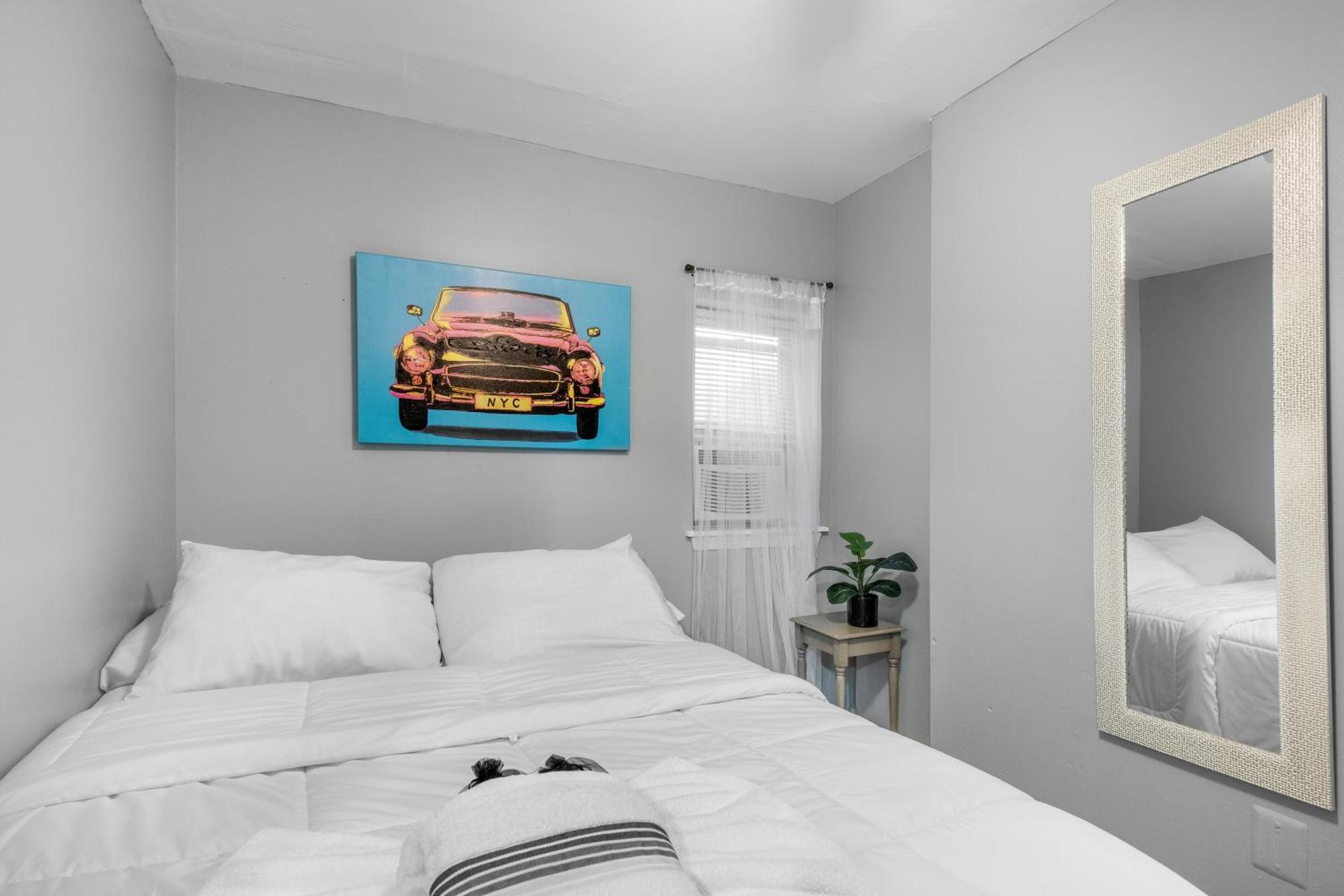 Modern 2br 10 Mins To Metro