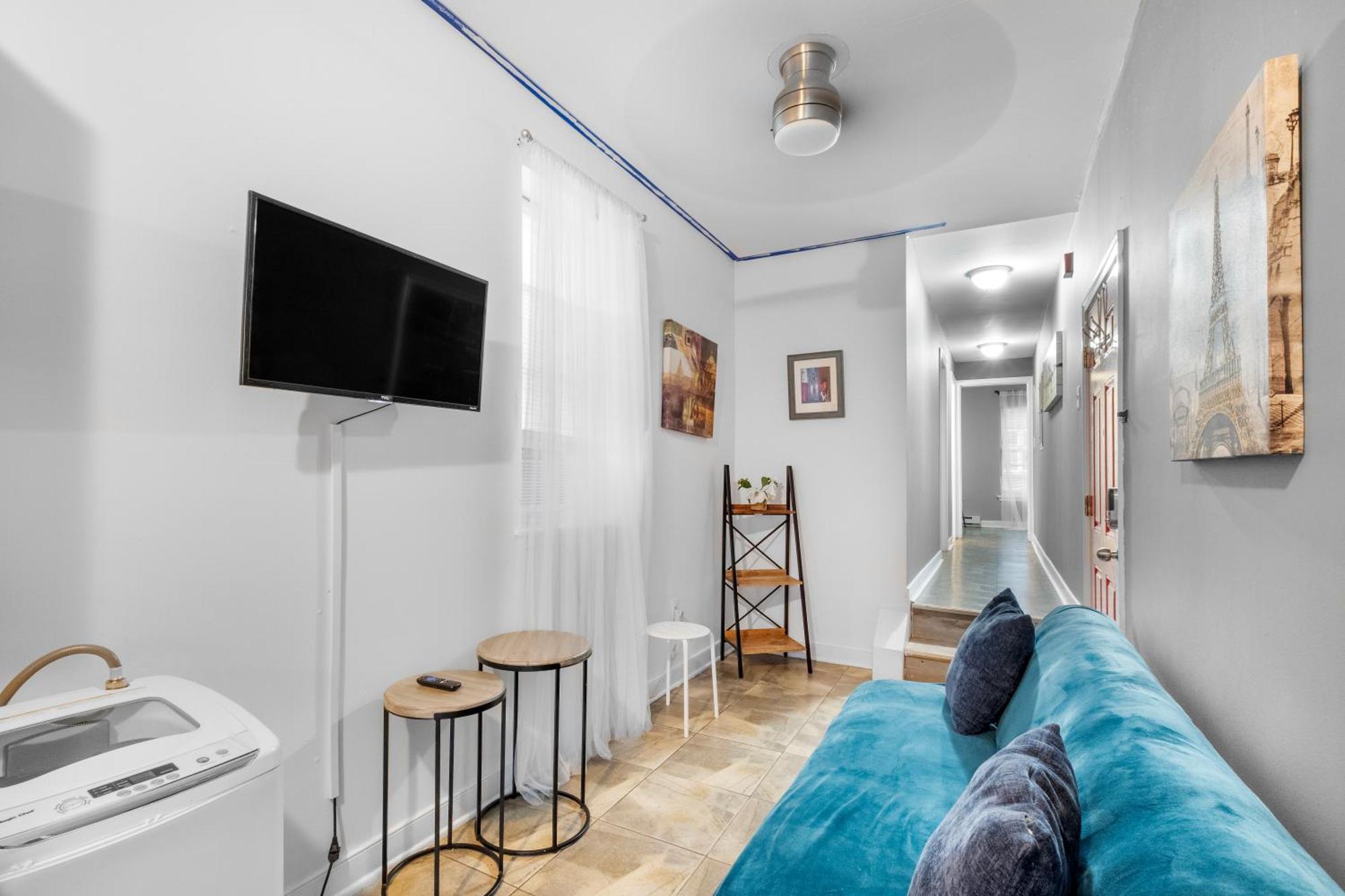 Modern 2br 10 Mins To Metro Apartment Philadelphia