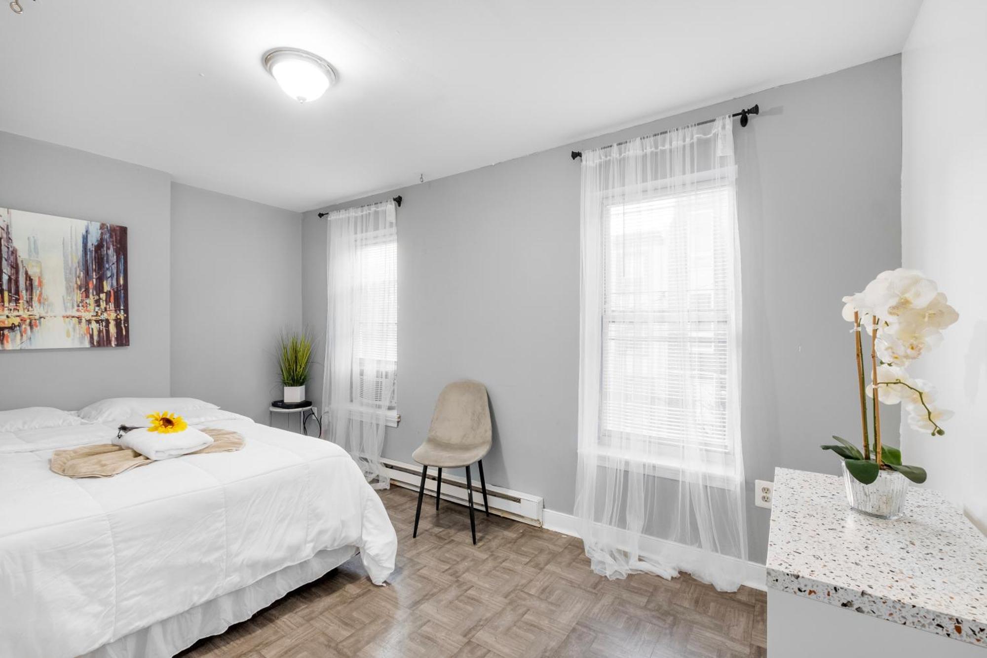 Modern 2br 10 Mins To Metro *