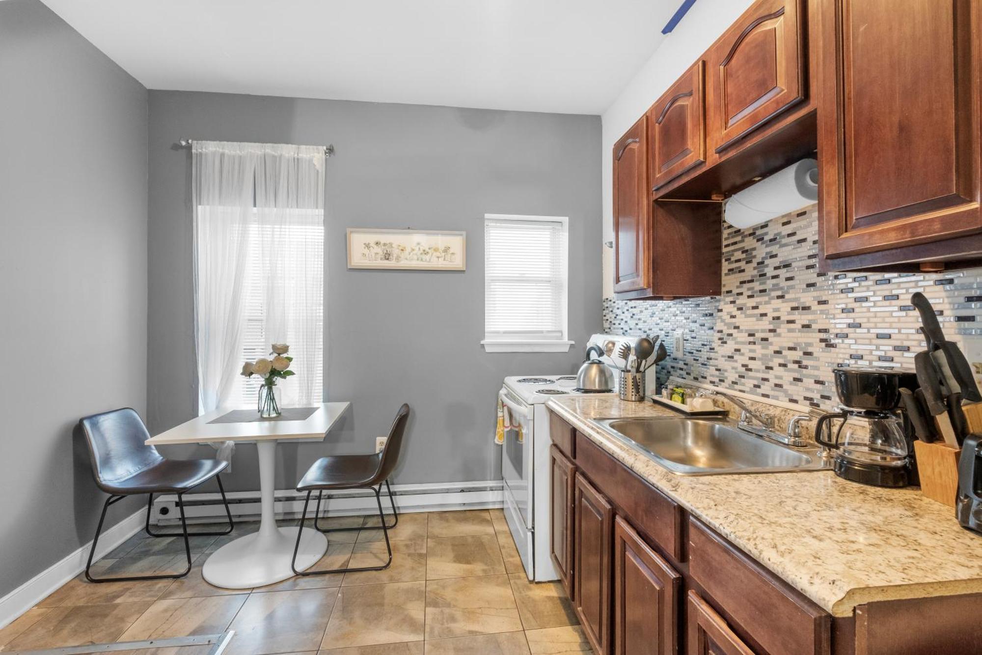 Modern 2br 10 Mins To Metro Philadelphia