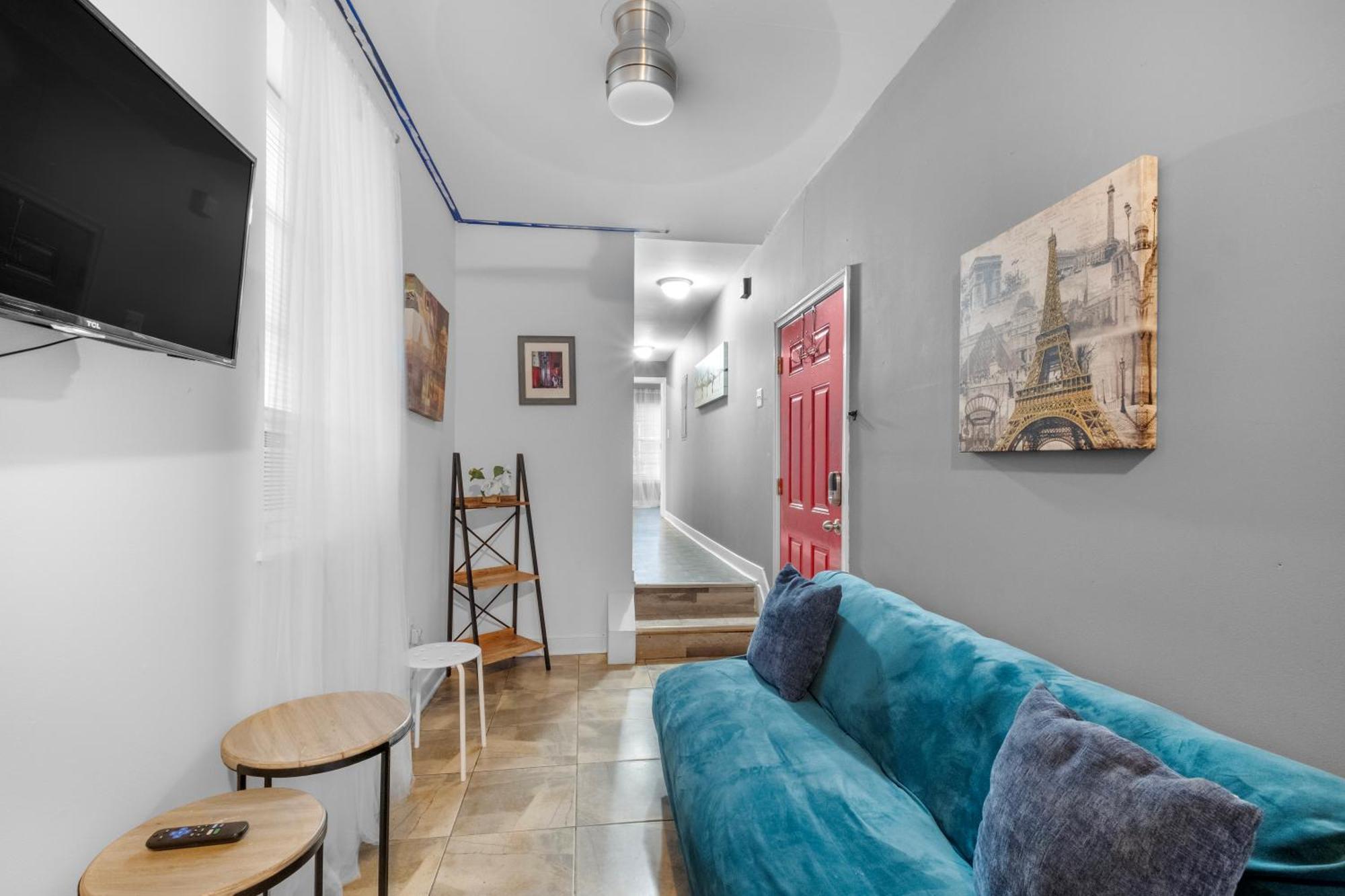Modern 2br 10 Mins To Metro Apartment *